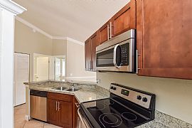 Beautiful 3 Bedroom Home in Miami, FL (Photo 6 of 11)