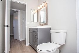 5230 E Beck Ln in Scottsdale, AZ (Photo 10 of 12)