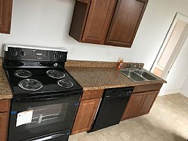 4 Willow St # 1, Cohoes, Ny 12047 2 Beds 1 Bath 1,150 Sqft in Cohoes, NY (Photo 4 of 9)