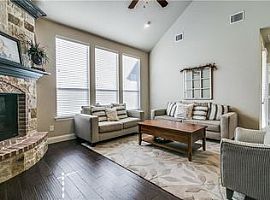 1905 Eagle Aerie Ln, St Paul, Tx 75098 4 Beds 3.5 Baths in Saint Paul, TX (Photo 3 of 12)