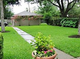 4909 Elm St, Bellaire, Tx 77401 3 Beds 2 Baths in Bellaire, TX (Photo 12 of 12)