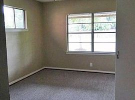 4909 Elm St, Bellaire, Tx 77401 3 Beds 2 Baths in Bellaire, TX (Photo 8 of 12)