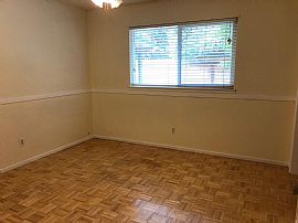 8237 N Del Mar Ave in Fresno, CA (Photo 6 of 12)