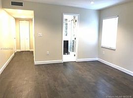 1020 Nw 4th Ave, Fort Lauderdale, Fl 33311 4 Beds 2 Baths in Fort Lauderdale, FL (Photo 2 of 8)