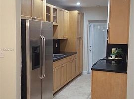 1020 Nw 4th Ave, Fort Lauderdale, Fl 33311 4 Beds 2 Baths in Fort Lauderdale, FL (Photo 4 of 8)