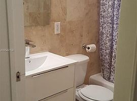 1020 Nw 4th Ave, Fort Lauderdale, Fl 33311 4 Beds 2 Baths in Fort Lauderdale, FL (Photo 6 of 8)