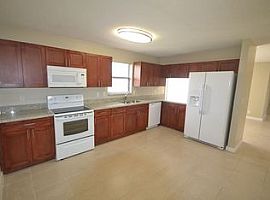 112 La Mancha Ave, Royal Palm Beach, Fl 33411 3 Beds 2 Baths in Royal Palm Beach, FL (Photo 2 of 10)