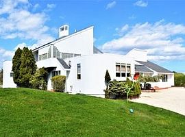 5 Beds 5 Baths 3,000 Sqft (979) 493-0047 in Westhampton Beach, NY