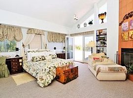 5 Beds 5 Baths 3,000 Sqft (979) 493-0047 in Westhampton Beach, NY (Photo 10 of 12)