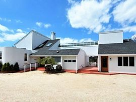 5 Beds 5 Baths 3,000 Sqft (979) 493-0047 in Westhampton Beach, NY (Photo 2 of 12)