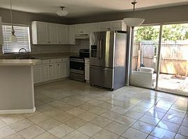 2435 2nd Ave S, Saint Petersburg, Fl 33712 3 Beds 2 Baths in Saint Petersburg, FL (Photo 7 of 12)