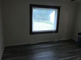 2105 W Kimberly Ave, Milwaukee, Wi 53221 in Milwaukee, WI (Photo 8 of 9)