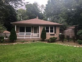 8182 N Seneca Rd, Fox Point, Wi 53217 in Fox Point, WI