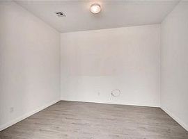 3 Beds 2 Baths in Las Vegas, NV (Photo 9 of 12)