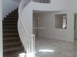 7 Beds 3.5 Baths in Las Vegas, NV (Photo 3 of 11)