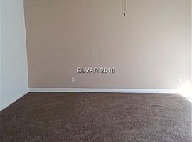 7 Beds 3.5 Baths in Las Vegas, NV (Photo 6 of 11)