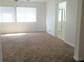 7 Beds 3.5 Baths in Las Vegas, NV (Photo 7 of 11)