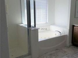 7 Beds 3.5 Baths in Las Vegas, NV (Photo 8 of 11)