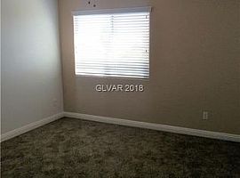 7 Beds 3.5 Baths in Las Vegas, NV (Photo 9 of 11)