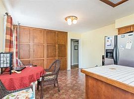  1914 Port Royal Ct, Lexington, Ky 40504 3 Beds 2 Baths 2,341 S in Lexington, KY (Photo 4 of 6)