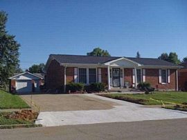  1165 Briarwood Dr, Lexington, Ky 40511 4 Beds 2.5 Baths 3,000  in Lexington, KY