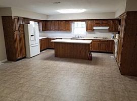  1165 Briarwood Dr, Lexington, Ky 40511 4 Beds 2.5 Baths 3,000  in Lexington, KY (Photo 4 of 5)