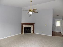  2908 Taxim Ct, Lexington, Ky 40503 3 Beds 2 Baths 1,230 Sqft in Lexington, KY (Photo 4 of 4)