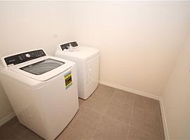 Gorgeous 5 Beds 3 Baths 2,140 Sqft Home in Plant City, FL (Photo 10 of 11)