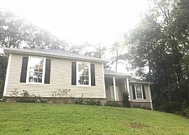 3 Beds 2 Baths....555 Ridgewood Dr, Daphne, in Daphne, AL (Photo 9 of 10)
