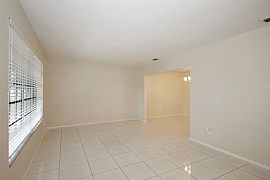 Welcoming 3 Bedroom Home in Plantation, FL (Photo 4 of 11)