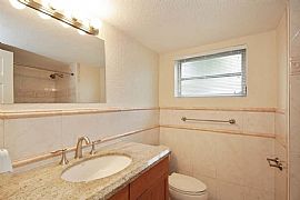 Welcoming 3 Bedroom Home in Plantation, FL (Photo 8 of 11)