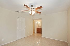 Welcoming 3 Bedroom Home in Plantation, FL (Photo 9 of 11)