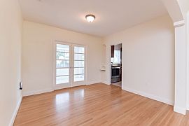 Attractive 2 Bedroom House in Miami, FL (Photo 3 of 9)