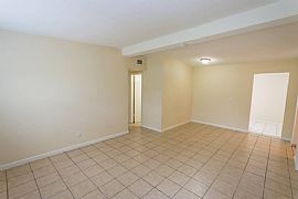 Gorgeous 3 Bedroom House in Lantana, FL (Photo 3 of 10)