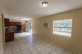 Gorgeous 3 Bedroom House in Lantana, FL (Photo 4 of 10)