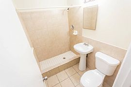 Gorgeous 3 Bedroom House in Lantana, FL (Photo 9 of 10)