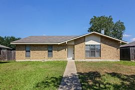 Pay and Move in a Very Clean Empty Homee in Carrollton, TX