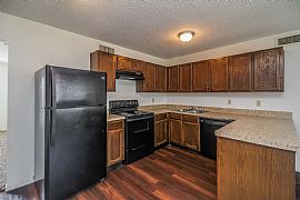 Pay and Move in a Very Clean Empty Homee in Carrollton, TX (Photo 3 of 4)
