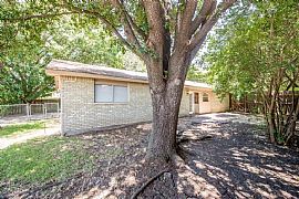 Good House in Grand Prairie in Grand Prairie, TX (Photo 4 of 4)