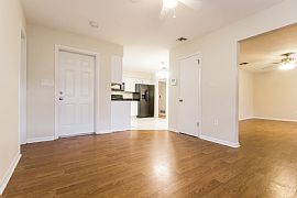3 Bedroom in Winter Park, FL (Photo 3 of 4)