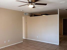 5330 W Saint Moritz Ln, Glendale, Az 85306 in Glendale, AZ (Photo 4 of 8)