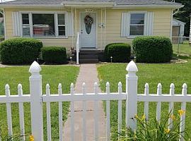 934 Clay St, Henderson, Ky 42420 2 Beds 1 Bath 900 Sqft in Henderson, KY (Photo 2 of 9)