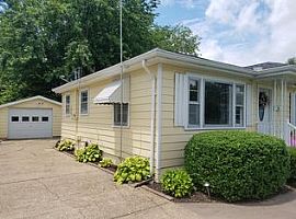 934 Clay St, Henderson, Ky 42420 2 Beds 1 Bath 900 Sqft in Henderson, KY (Photo 9 of 9)