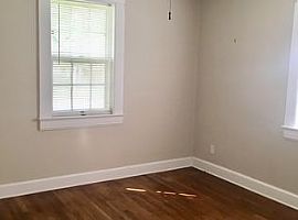 301 Gilbert Ct, Florence, Al 35630 in Florence, AL (Photo 4 of 12)