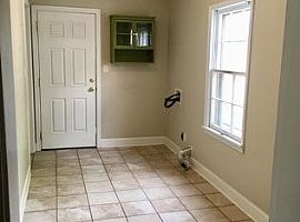 301 Gilbert Ct, Florence, Al 35630 in Florence, AL (Photo 7 of 12)