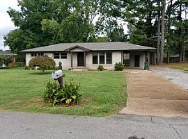909 Davison Ave, Muscle Shoals, Al 35661 in Muscle Shoals, AL