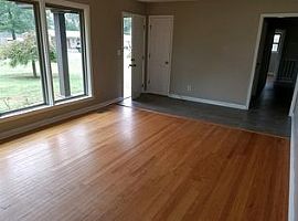 909 Davison Ave, Muscle Shoals, Al 35661 in Muscle Shoals, AL (Photo 3 of 12)