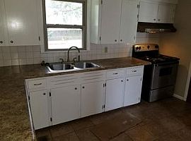 909 Davison Ave, Muscle Shoals, Al 35661 in Muscle Shoals, AL (Photo 8 of 12)