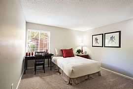 Conveniently Apartment 3 Beds 2 Baths in Phoenix, AZ (Photo 5 of 7)