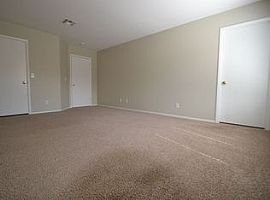 962 Derringer Ln, Henderson, Nv 89014 in Henderson, NV (Photo 4 of 6)